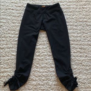 Lucy black leggings with ruching detail